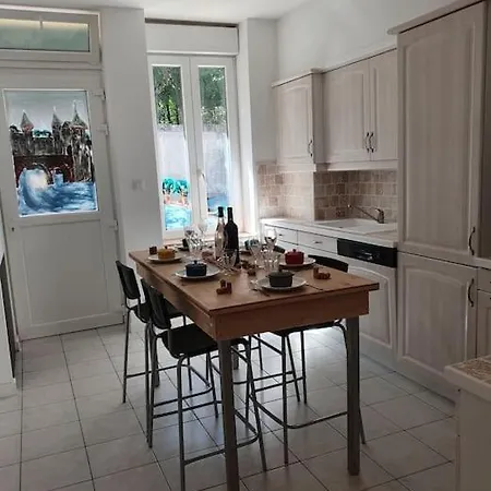 Holiday home La Maison Camille Au Pied De La Cite +garage Prive