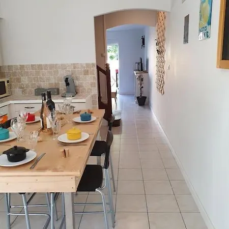 Holiday home La Maison Camille Au Pied De La Cite +garage Prive